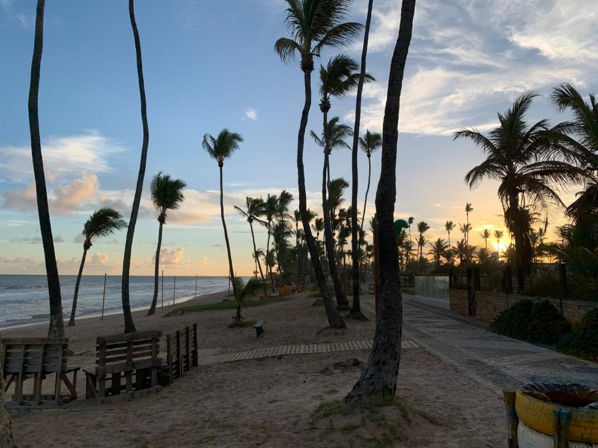 Casa De Temporada 4 Quartos Sendo 2 Suites Em Vilas Do Atlantico - 200 M Da Praia E 6 Km Da Capital Лауру-ди-Фрейтас Экстерьер фото